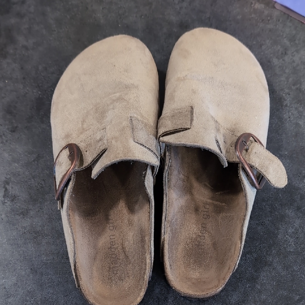 Madden girl Slip On Clogs